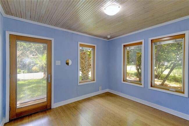 Building Photo - 5005 Avenue G