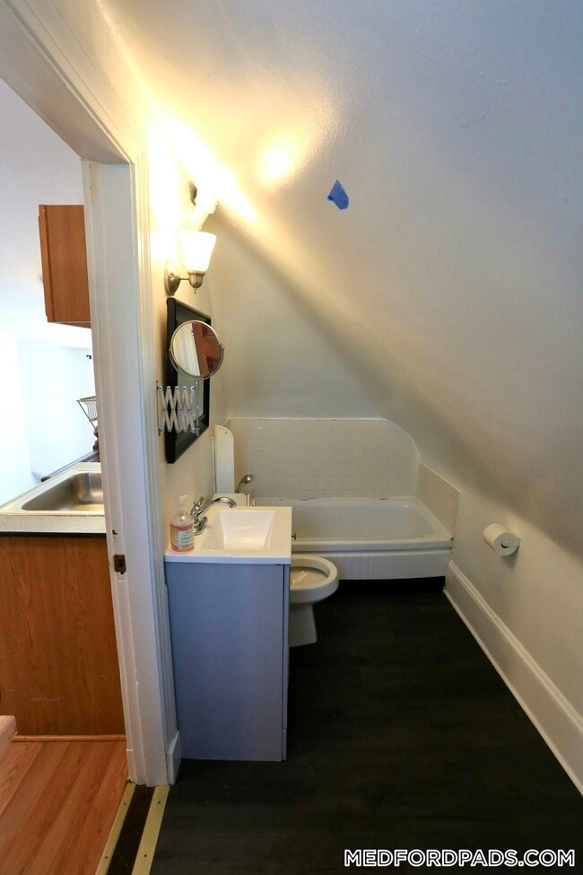 Foto del edificio - 124 Forest St