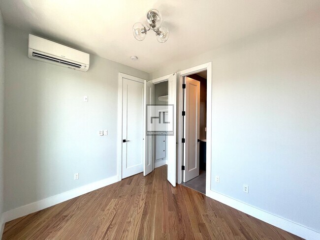 Building Photo - Stunning 3 Bed 3 Bath | Grand Street, Will...