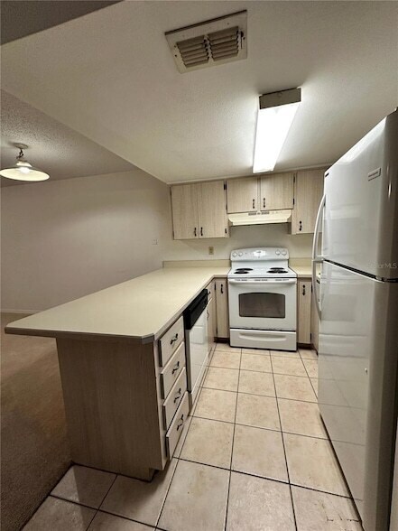 Foto del edificio - 69 Village Dr