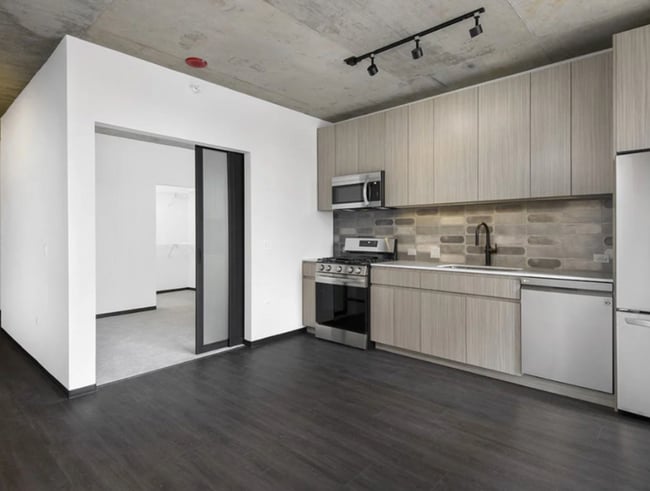Photo - 1450 W Washington Blvd Apartment