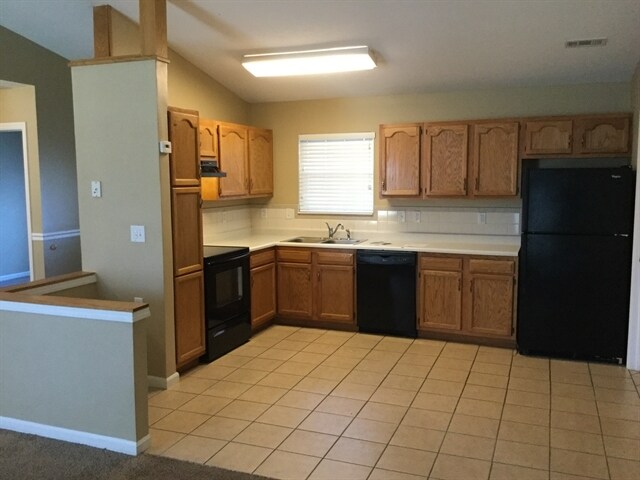 Building Photo - 1567 Wildbrook Court