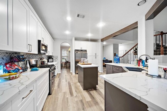 Building Photo - 2 Granite Path Pl