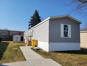 Building Photo - 38039 St Tropez Dr