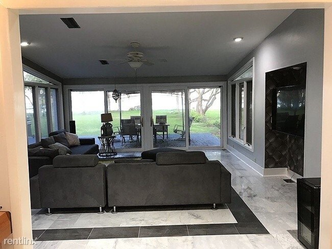 Building Photo - 5 br, 4.5 bath Apartment - 3647 Westover Road