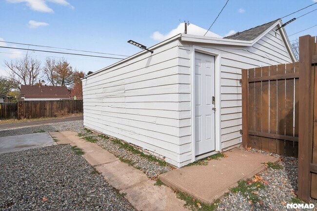 Foto del edificio - 4325 S Cherokee St