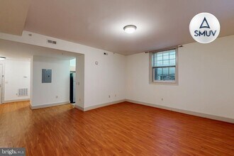 Building Photo - 11 E Chase St