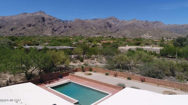 Foto del edificio - 5965 N Sabino Shadow Ln