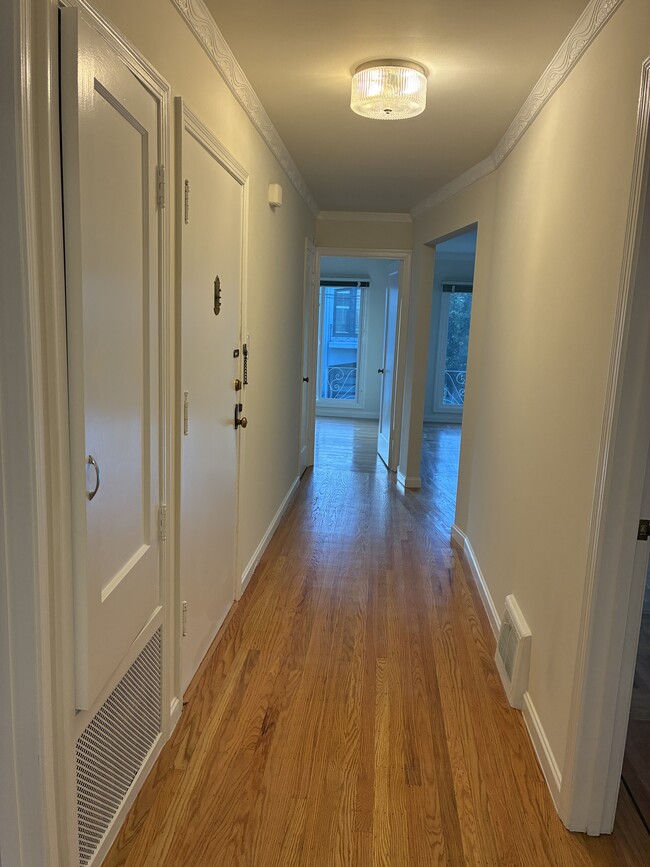 Building Photo - 79 Tiffany Ave