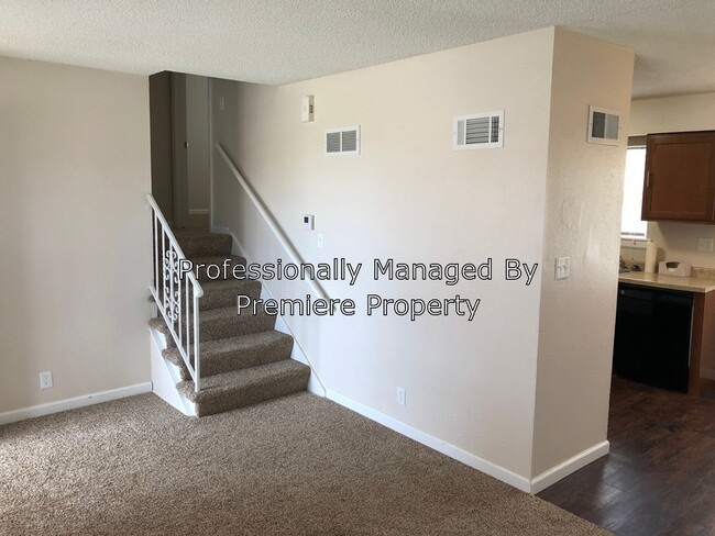 Foto del edificio - 601 NE Chipman Rd