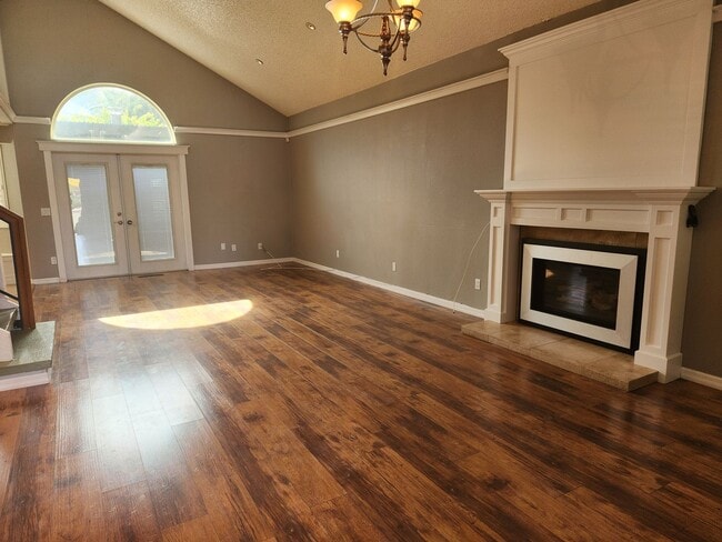 Building Photo - Bright and Cheery well maintained 3 bedroo...