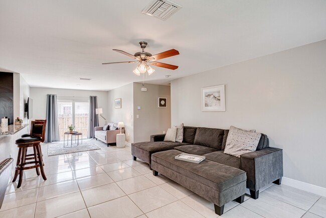 Photo - 2315 6th Ave W House