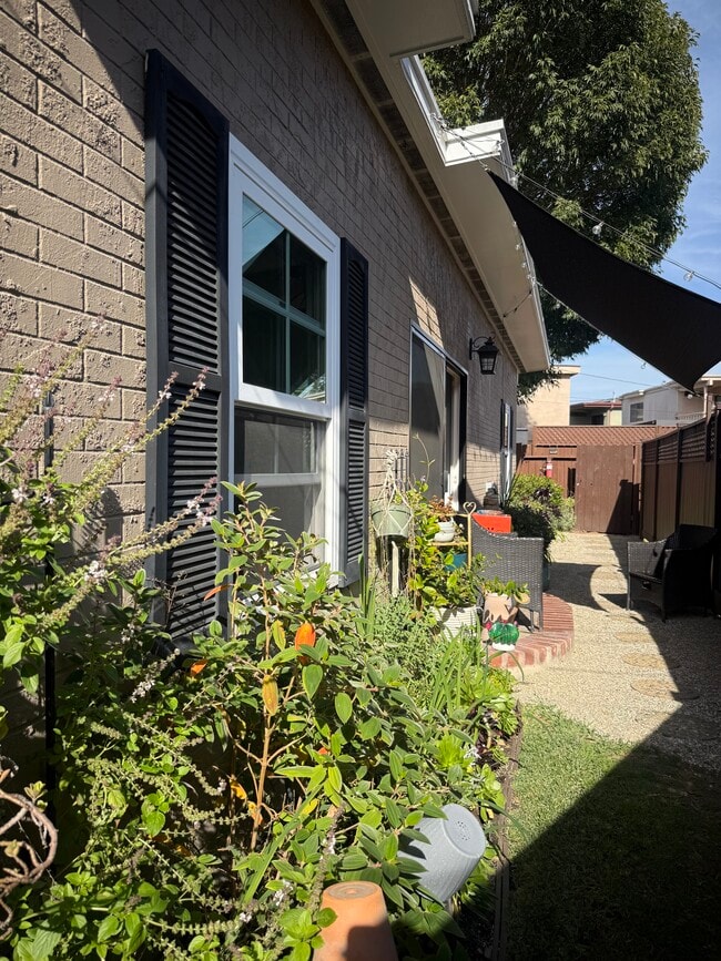 Building Photo - 1601 Gish Ave