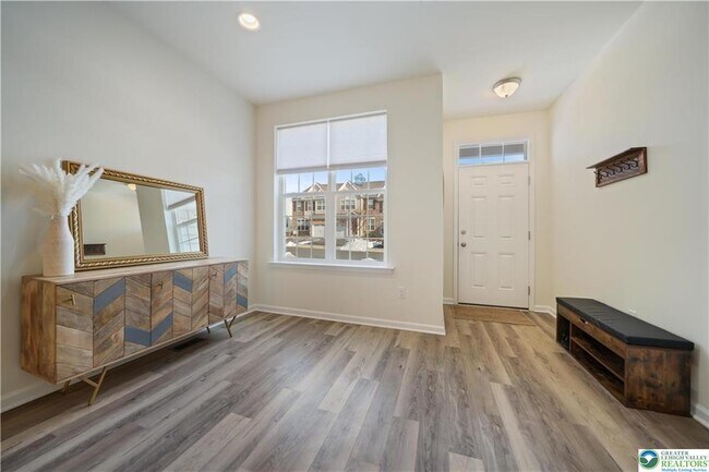 Foto del edificio - 358 Redclover Ln