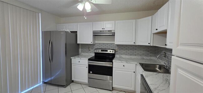 Foto del edificio - 1381 Sussex Dr