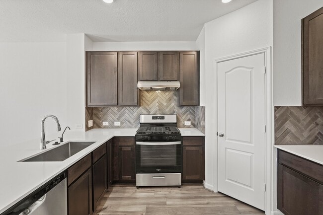 Foto del edificio - 8126 Coco Blf Dr