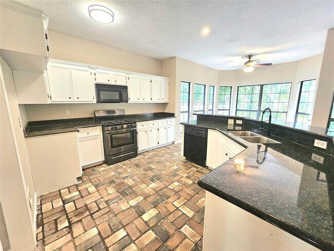 Building Photo - 5122 Dickens Rd