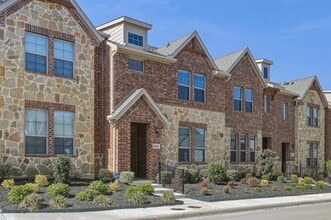 Building Photo - 2137 Crooked Bow Dr