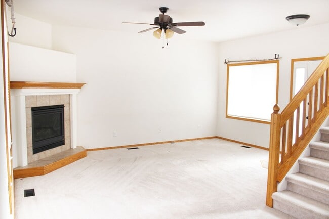 Building Photo - 2357 Forsythia Ct