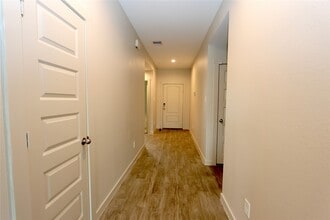 Building Photo - 8215 Brahman Ln