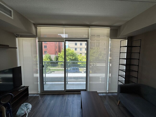 Building Photo - 308 Lester St