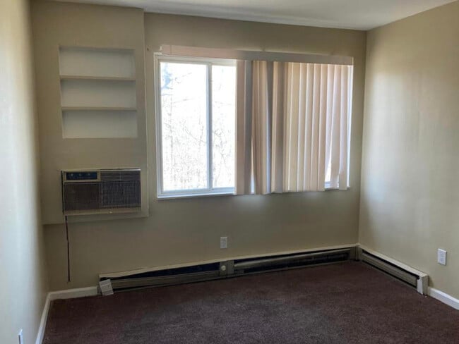 Living Room - 13975 Superior Rd