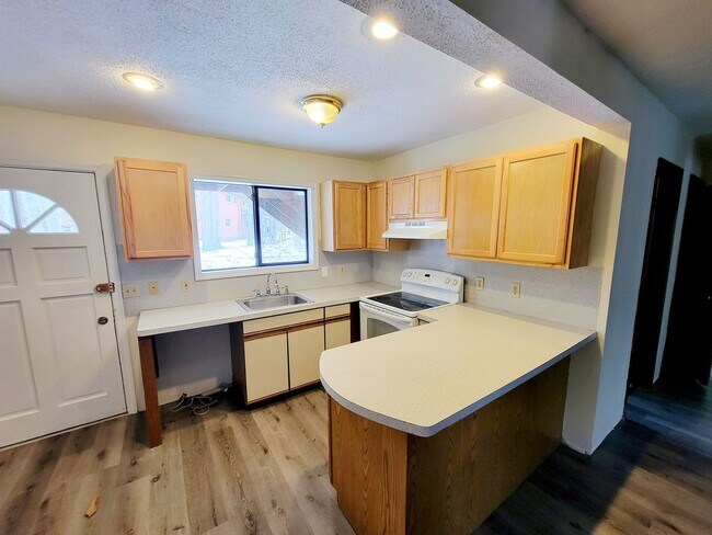 Foto del edificio - Amazing 4 bedroom with 2 kitchens and Livi...