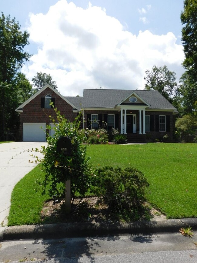 Foto del edificio - 300 Taliaferro Ln