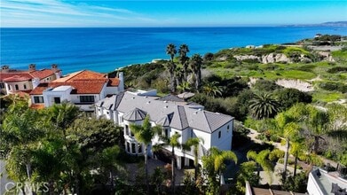 Building Photo - 3811 Vista Blanca