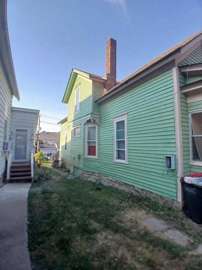 Foto del edificio - 308 W 7th St