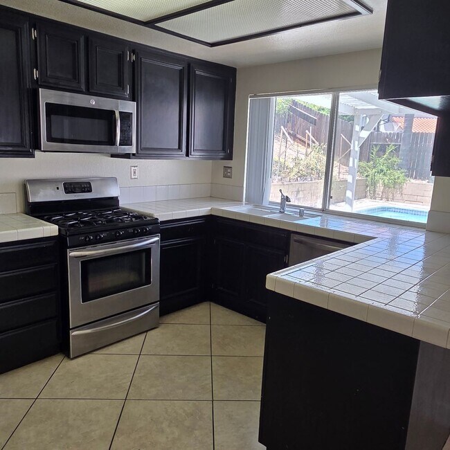 Foto del edificio - 8577 Rosemary Dr