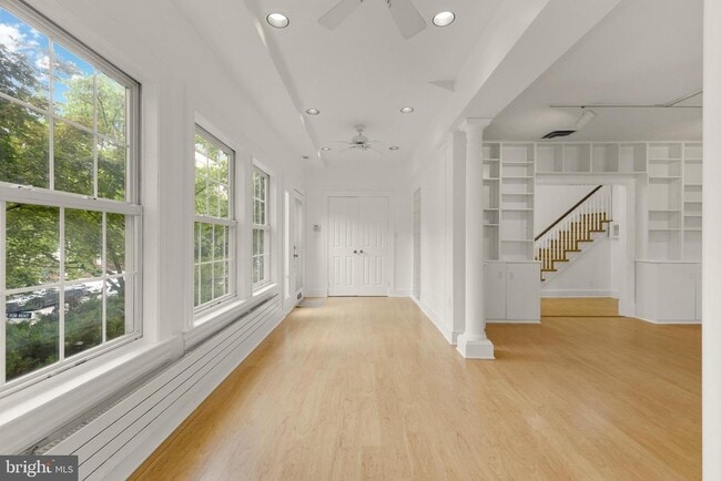Foto del edificio - 3717 Legation St NW
