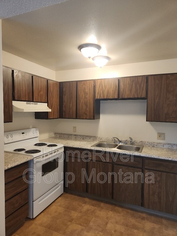 Building Photo - 2131 S 4th St W
