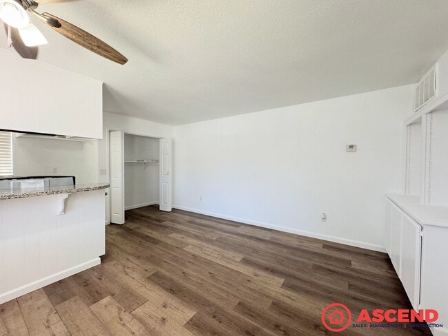 Building Photo - 1 Bedroom Apartment Off New Stine and Plan...