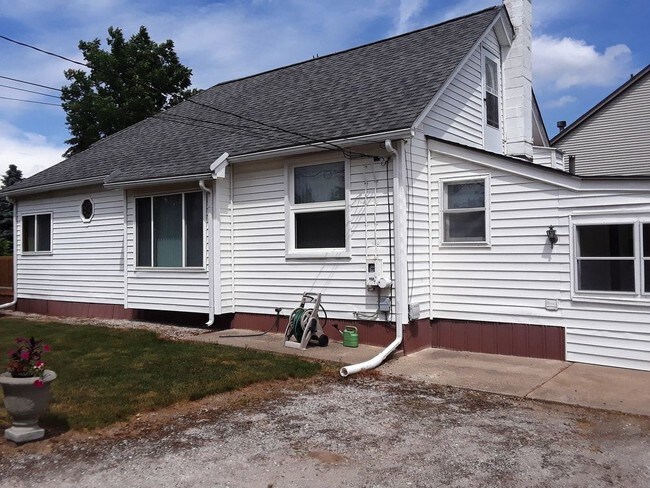 Building Photo - Beautiful Home in Shelby Township