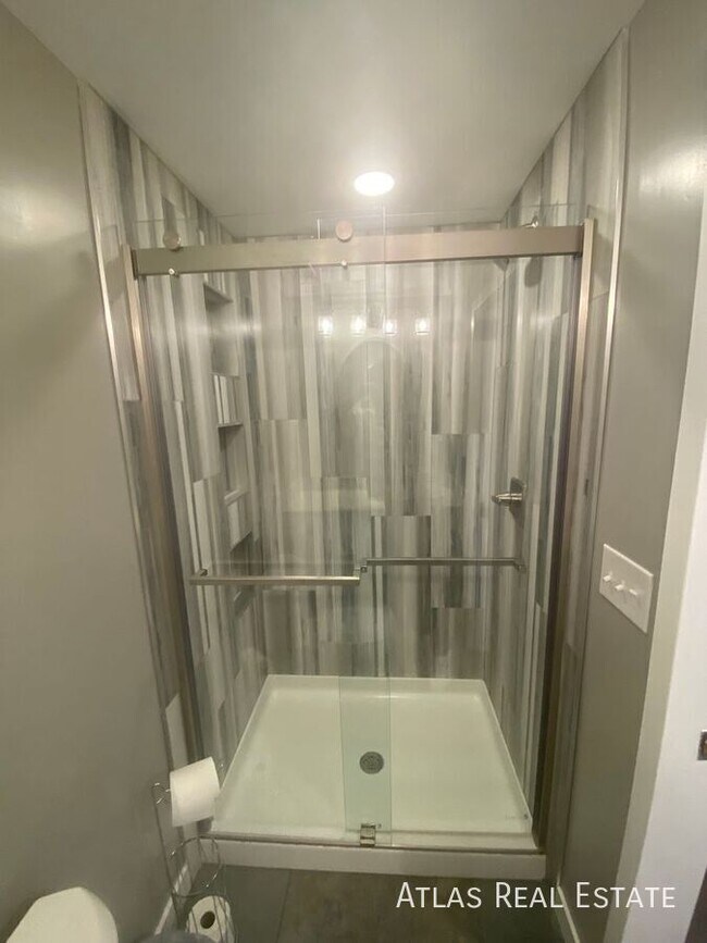 Foto del edificio - 6395 Poplar St