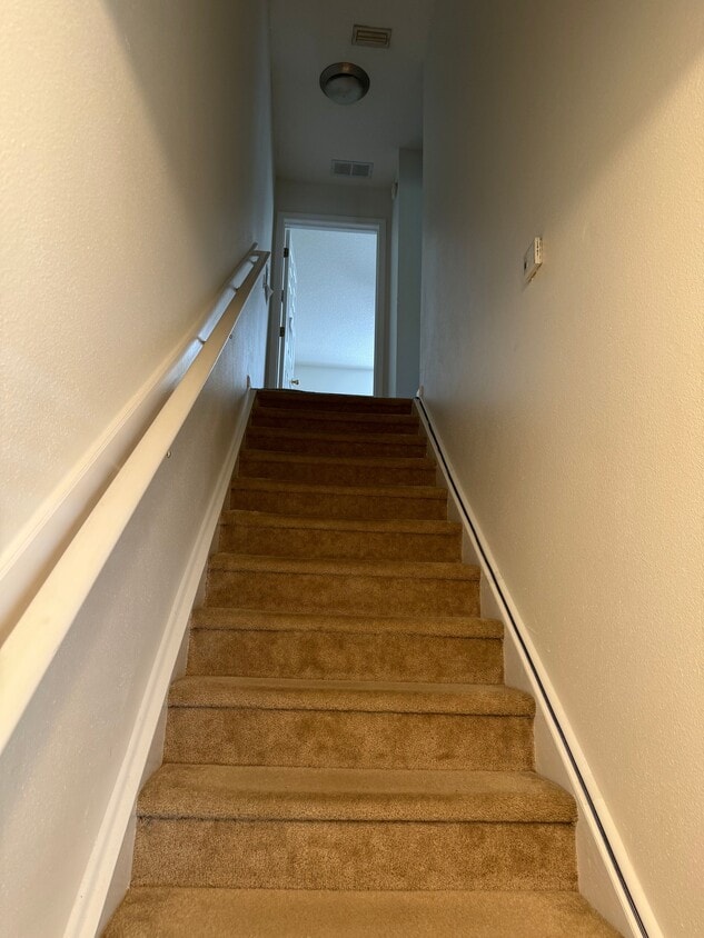 Foto principal - 865 Southern Creek Dr