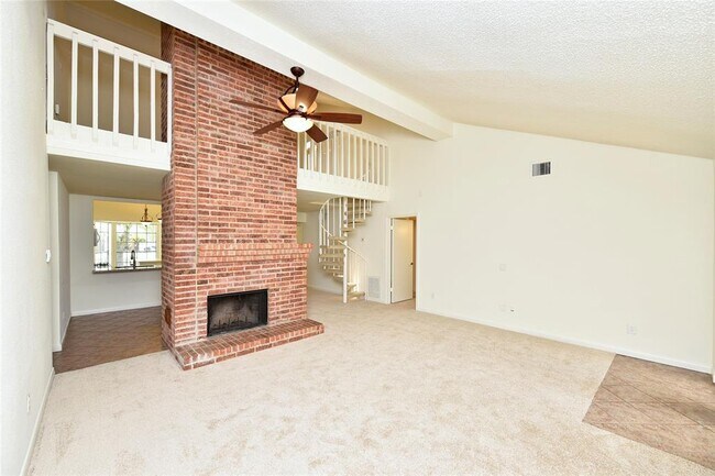 Foto del edificio - 2035 Shorewood Ln