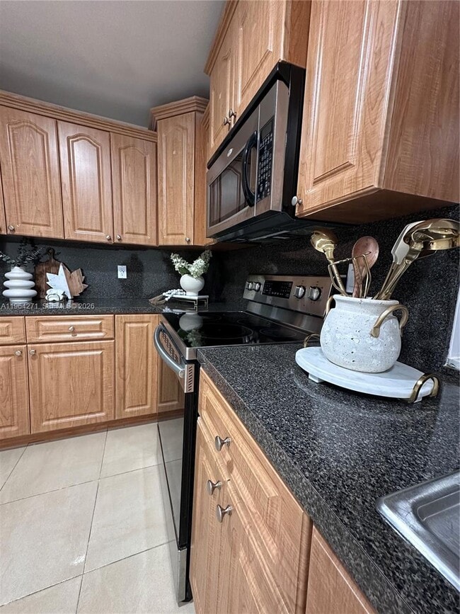 Building Photo - 30021 SW 160th Ave