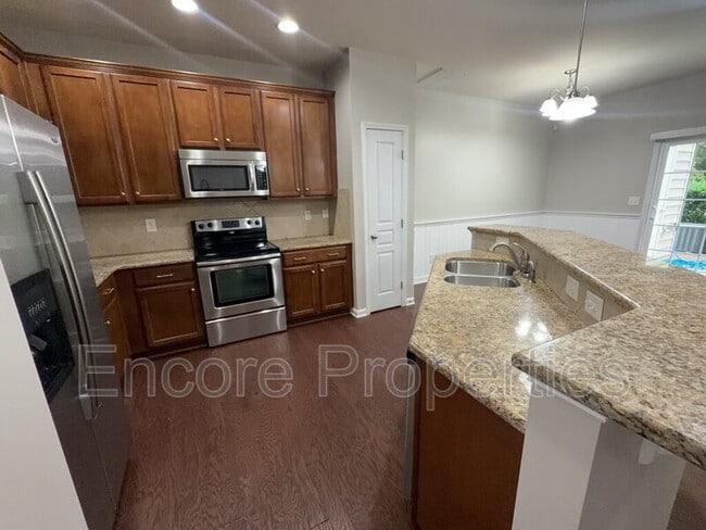 Foto del edificio - 1200 Grace Point Rd