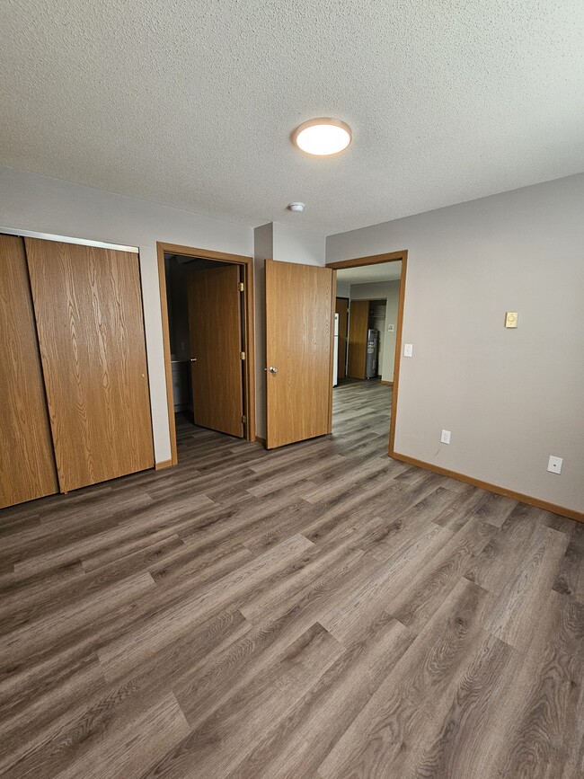 Building Photo - 8th & 8th Apartments