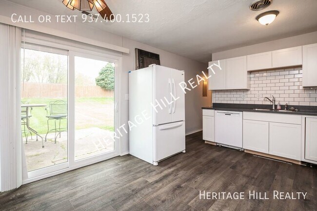 Foto del edificio - Updated 3 Bedroom, 1.5 Bath Attached, 1 Ca...