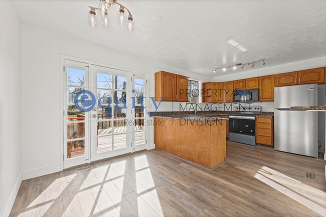 Building Photo - 8537 S Ray Cir