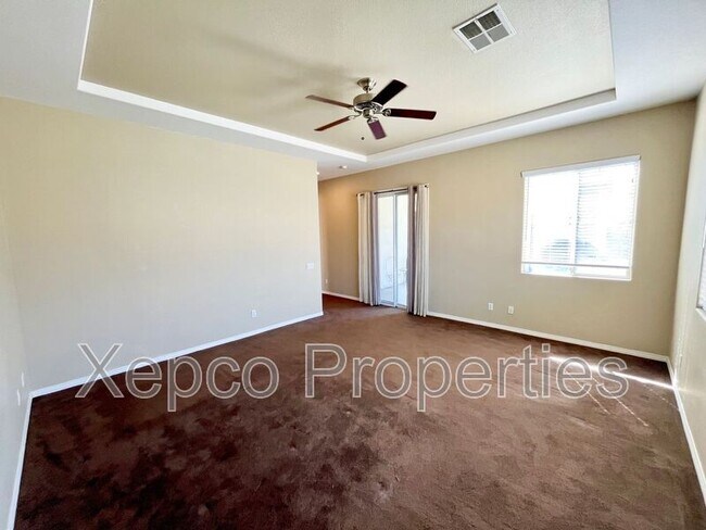 Foto del edificio - 43341 Parkway Esplanade W