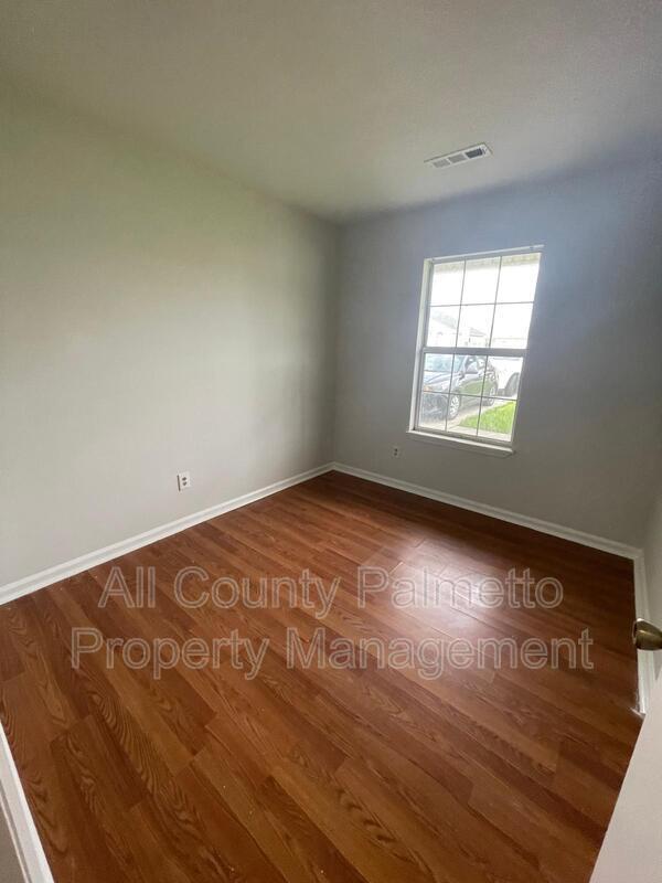Building Photo - 5143 Eastway St