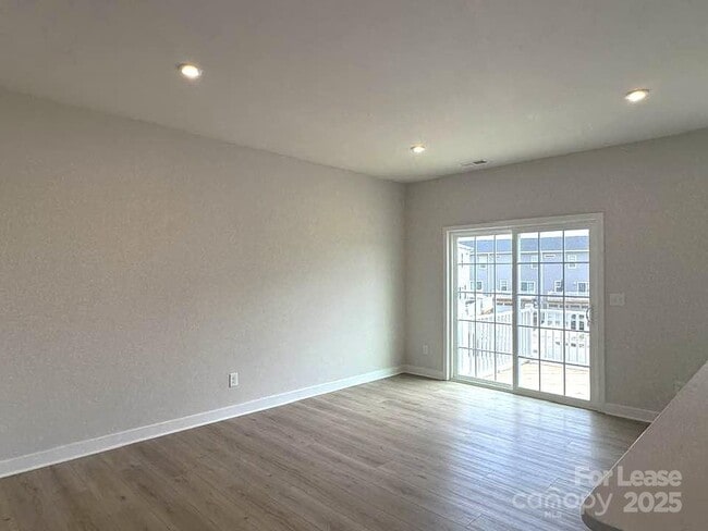 Building Photo - 437 Serenity Cir