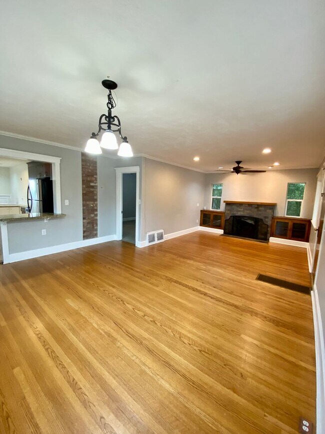 Foto del edificio - Beautiful 4-Bedroom House