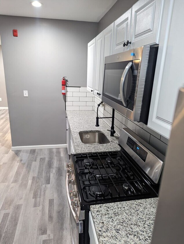 Primary Photo - New Rehab 2br/1ba w/ W&D, Backyard and par...