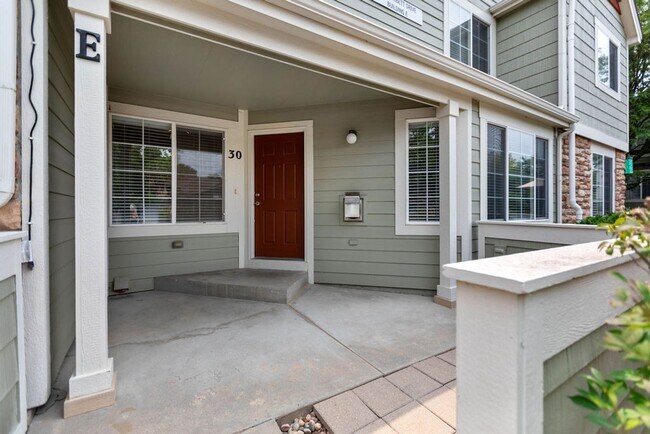 Foto del edificio - Spacious 2 bedroom 3 bath Townhome - South Fort Collins