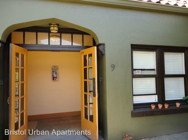 Foto principal - 5318 NE Wistaria Dr